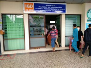 EVAKUASI WARGA ODPP KE RS GRASIA