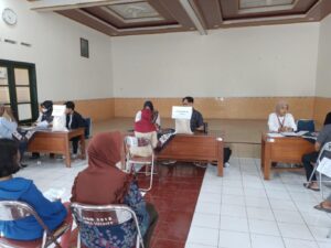 PENYALURAN BANTUAN PANGAN BERAS DI SIDOMOYO